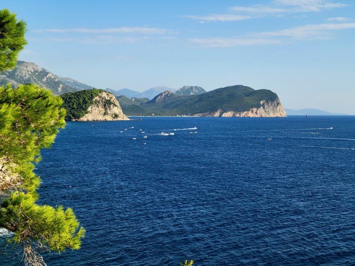 Черногория, Будванская ривьера, Петровац